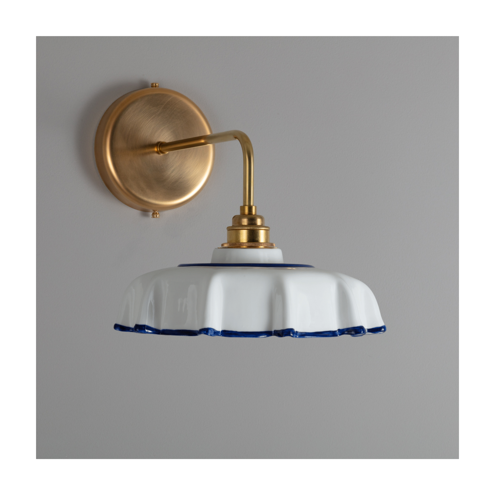BATHROOM Delft Campbell Hand-painted Trim Wall Light