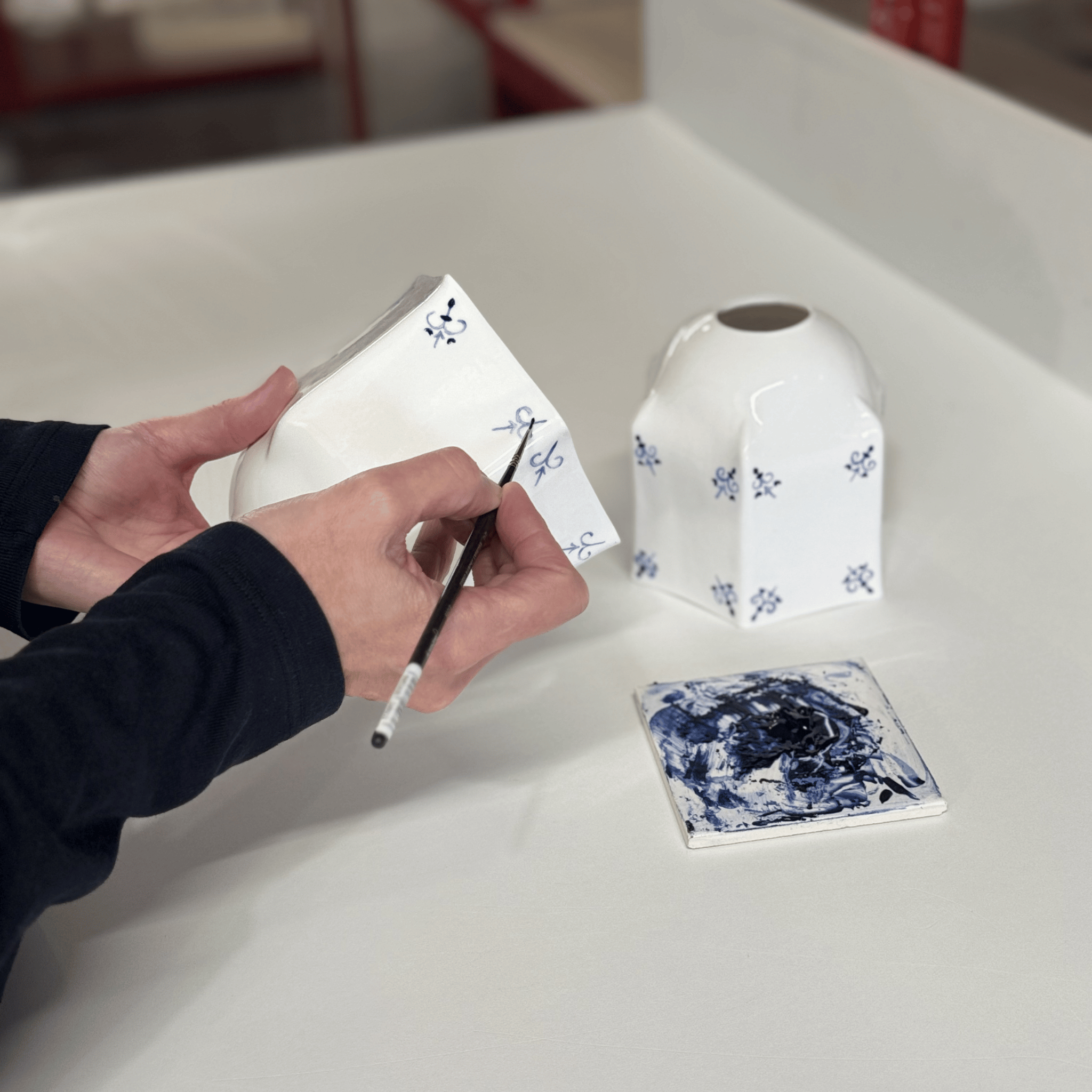Raglan Pendant with Delft Hand-Painted Motif