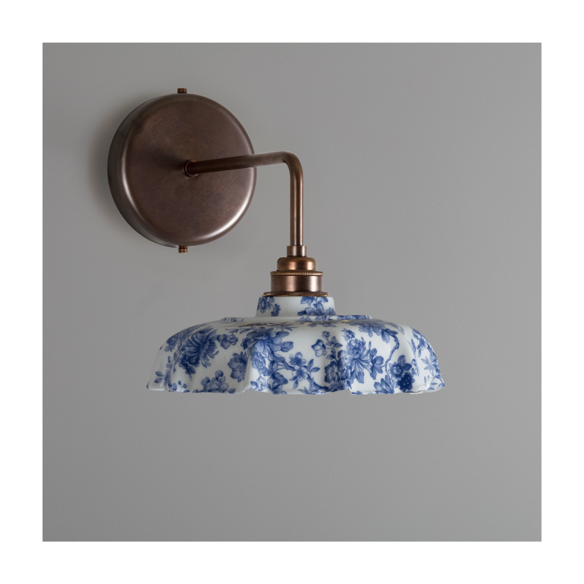 BATHROOM Blue Imari Campbell Pattern Wall Light