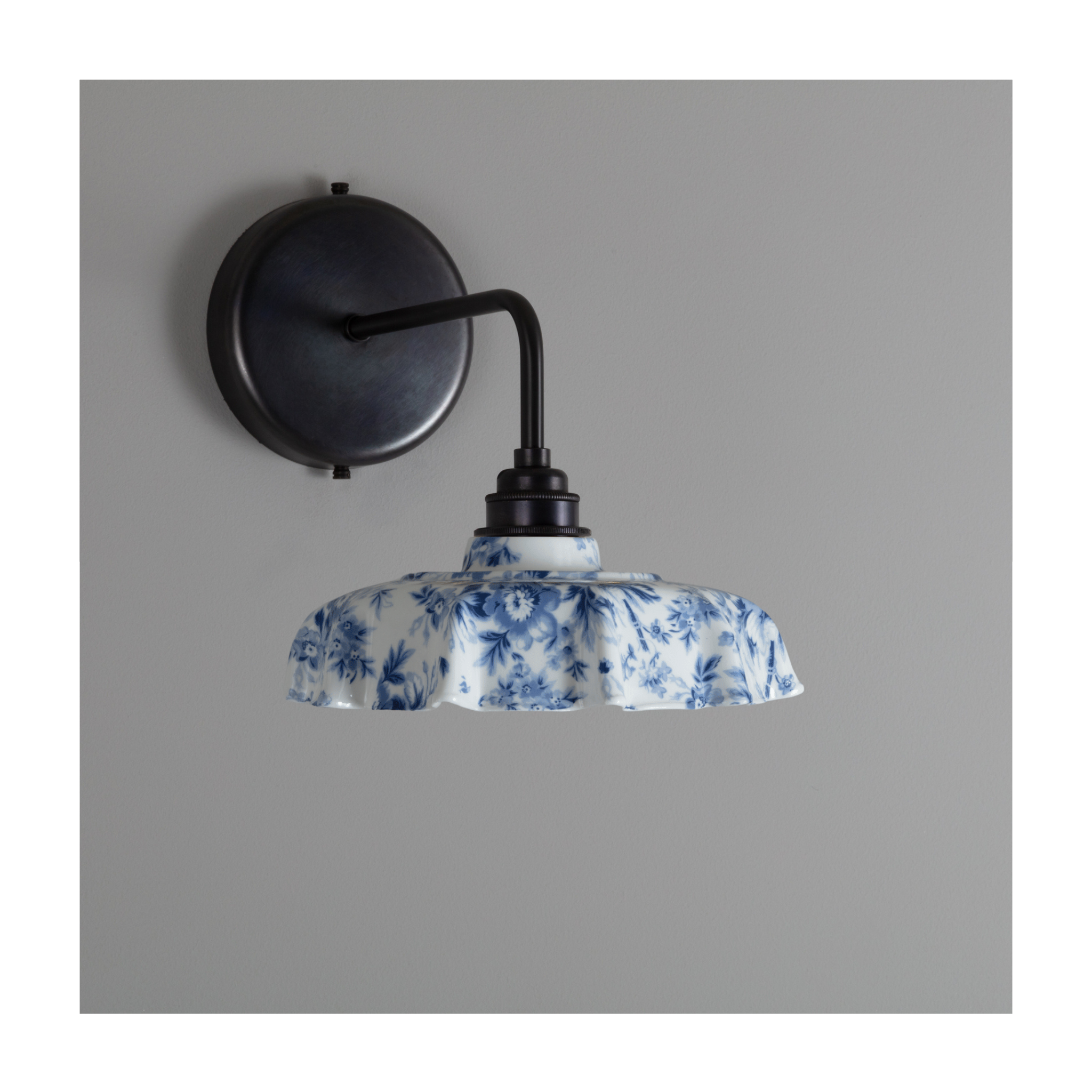 Campbell Delft Epoque Florale Pattern Wall Light
