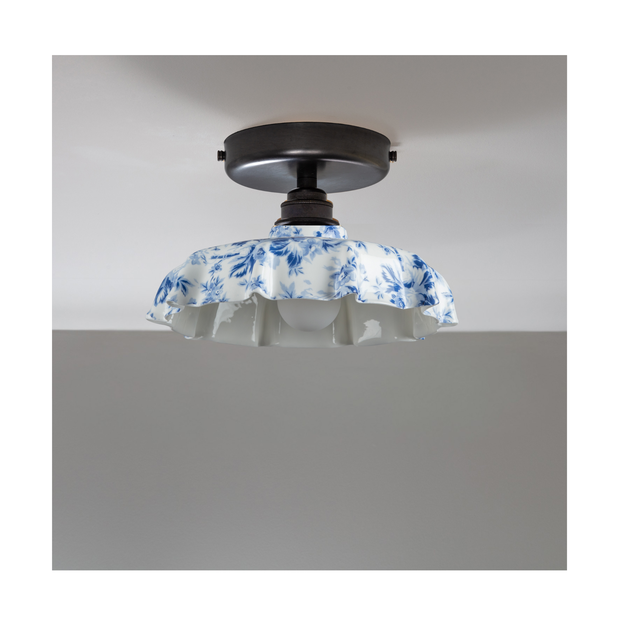 BATHROOM Delft Epoque Florale Campbell Pattern Flush Mount Light