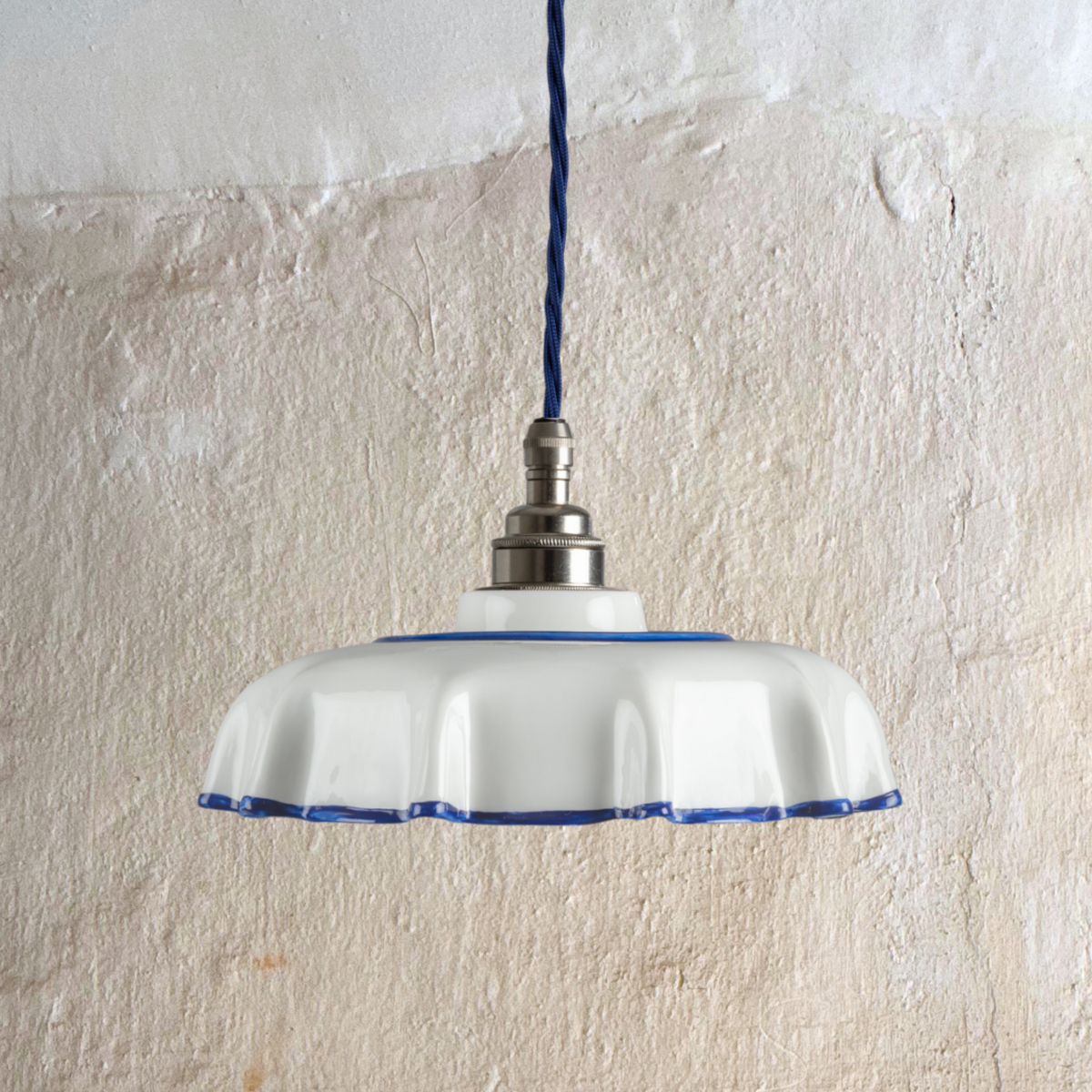Campbell Delft Hand-painted Trim Pendant – Lyngard
