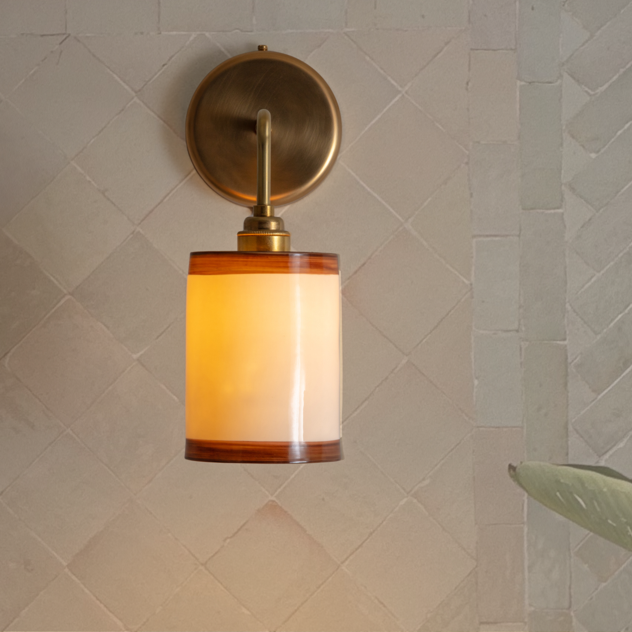 BATHROOM Chocolate Bradwell Hand-painted Trim Wall Light