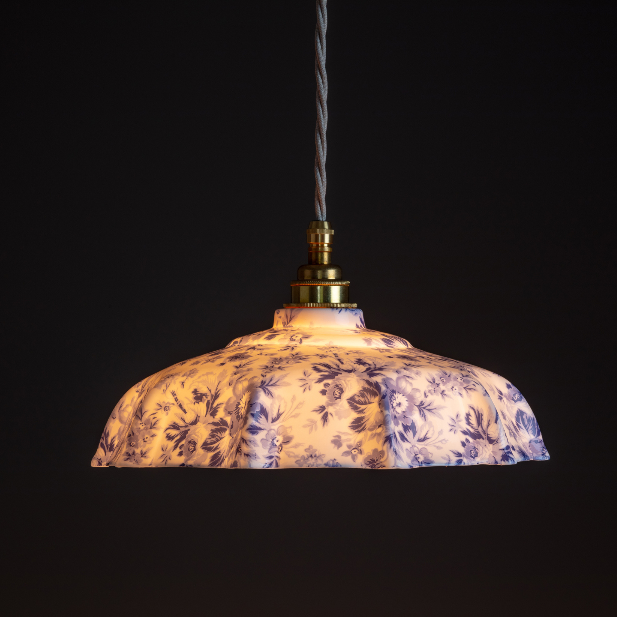 Campbell Delft Epoque Florale Pattern Pendant
