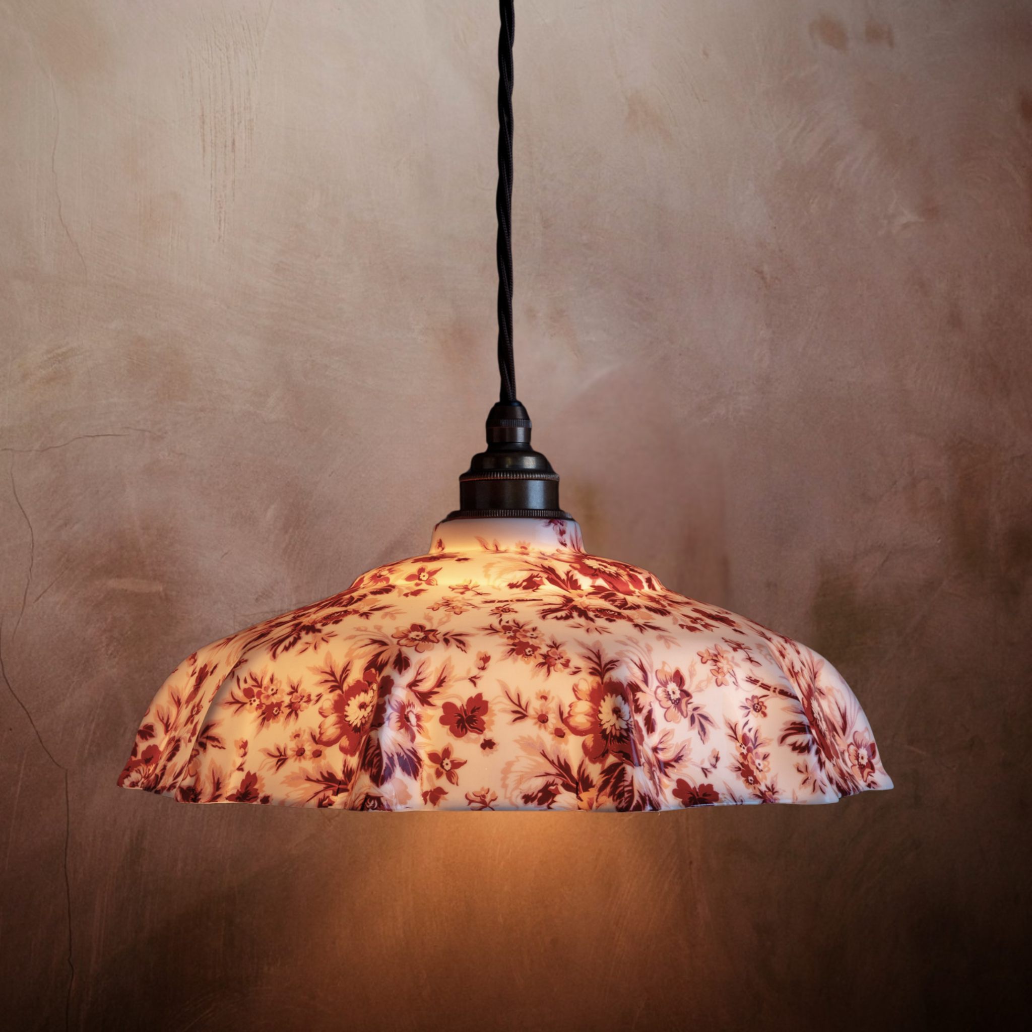 NEW Campbell Claret Epoque Florale Pattern Pendant