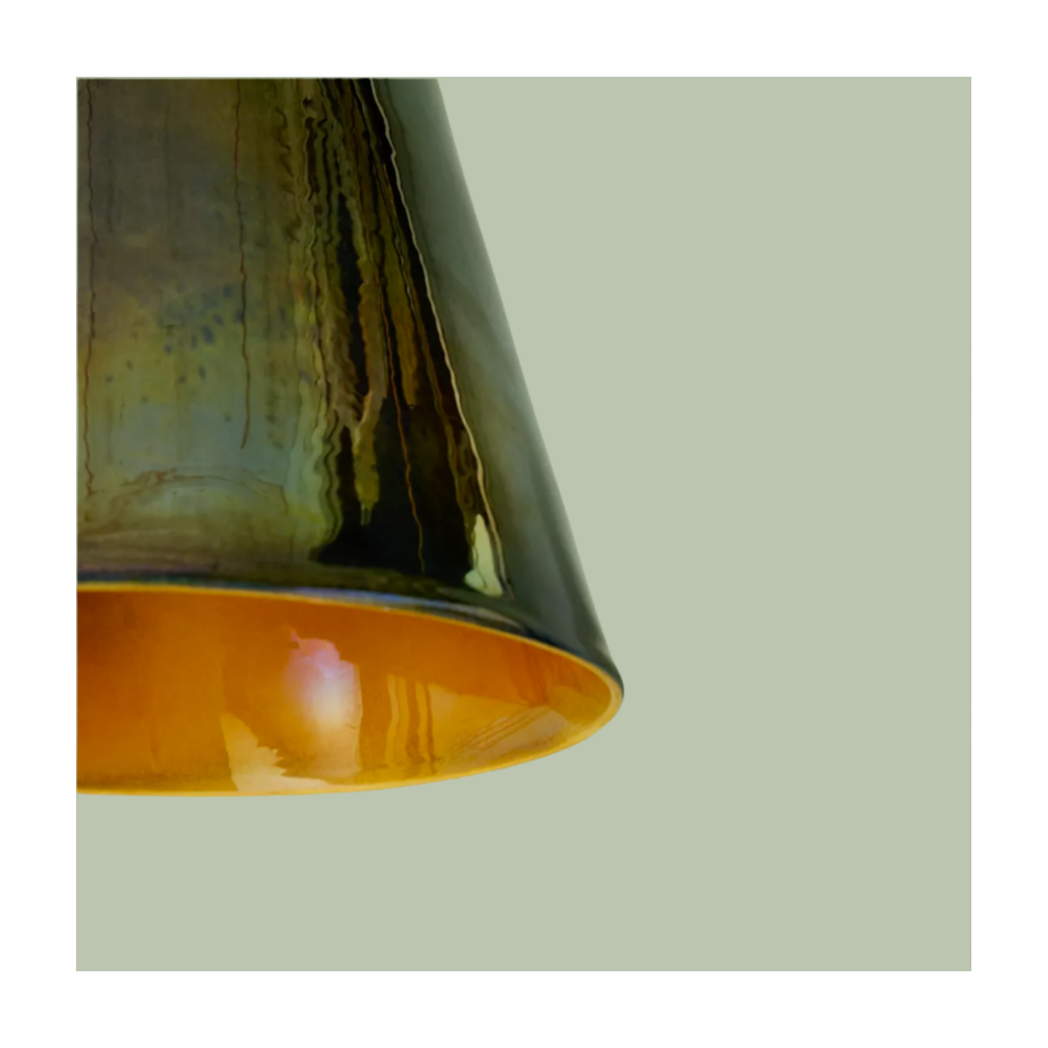 Chatterley Lustred Pendant