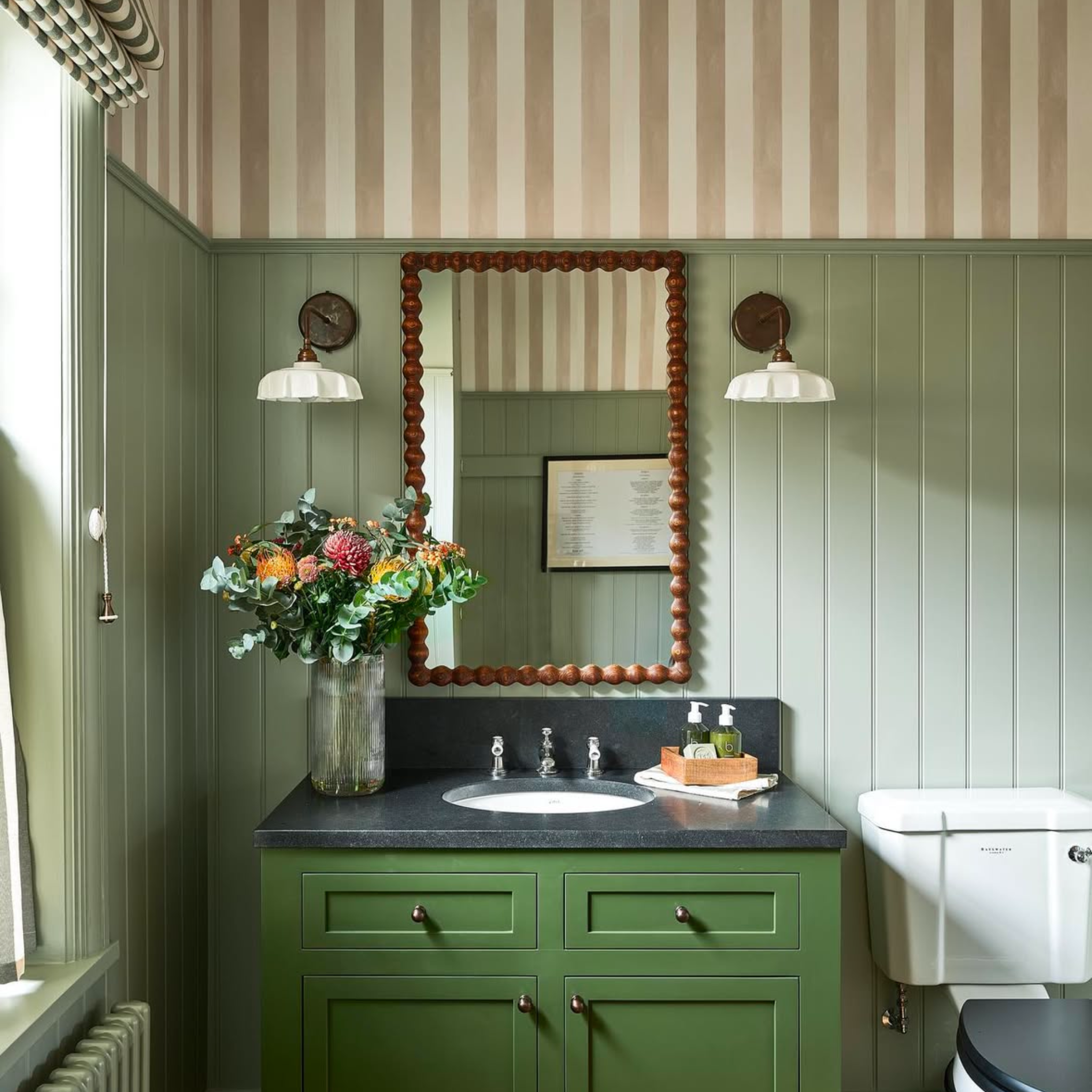 BATHROOM Campbell White Wall Light