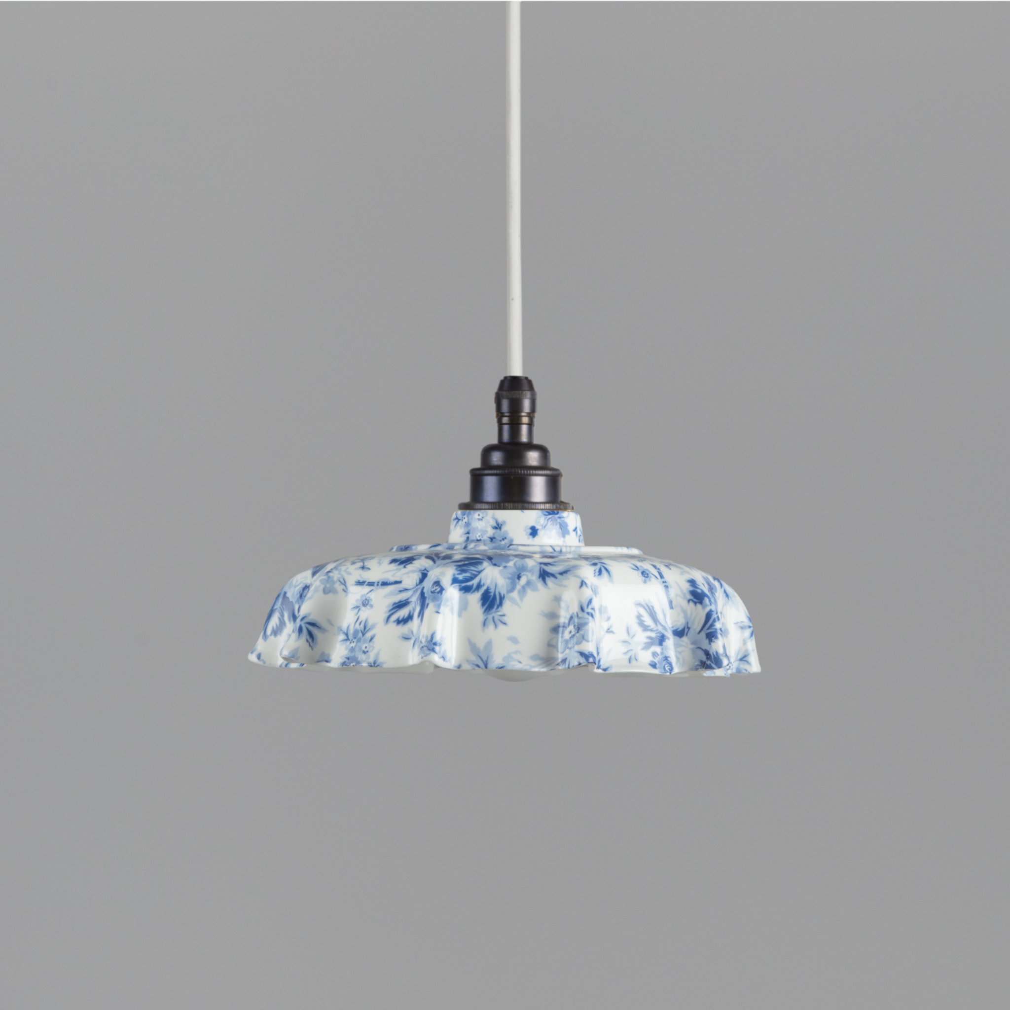 Campbell Delft Epoque Florale Pattern Pendant