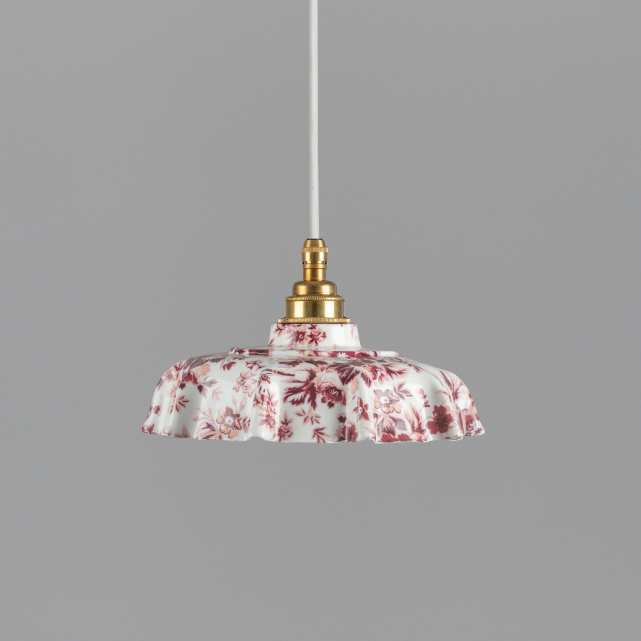 Campbell Claret Époque Florale Fine Bone China Ceramic Pendant