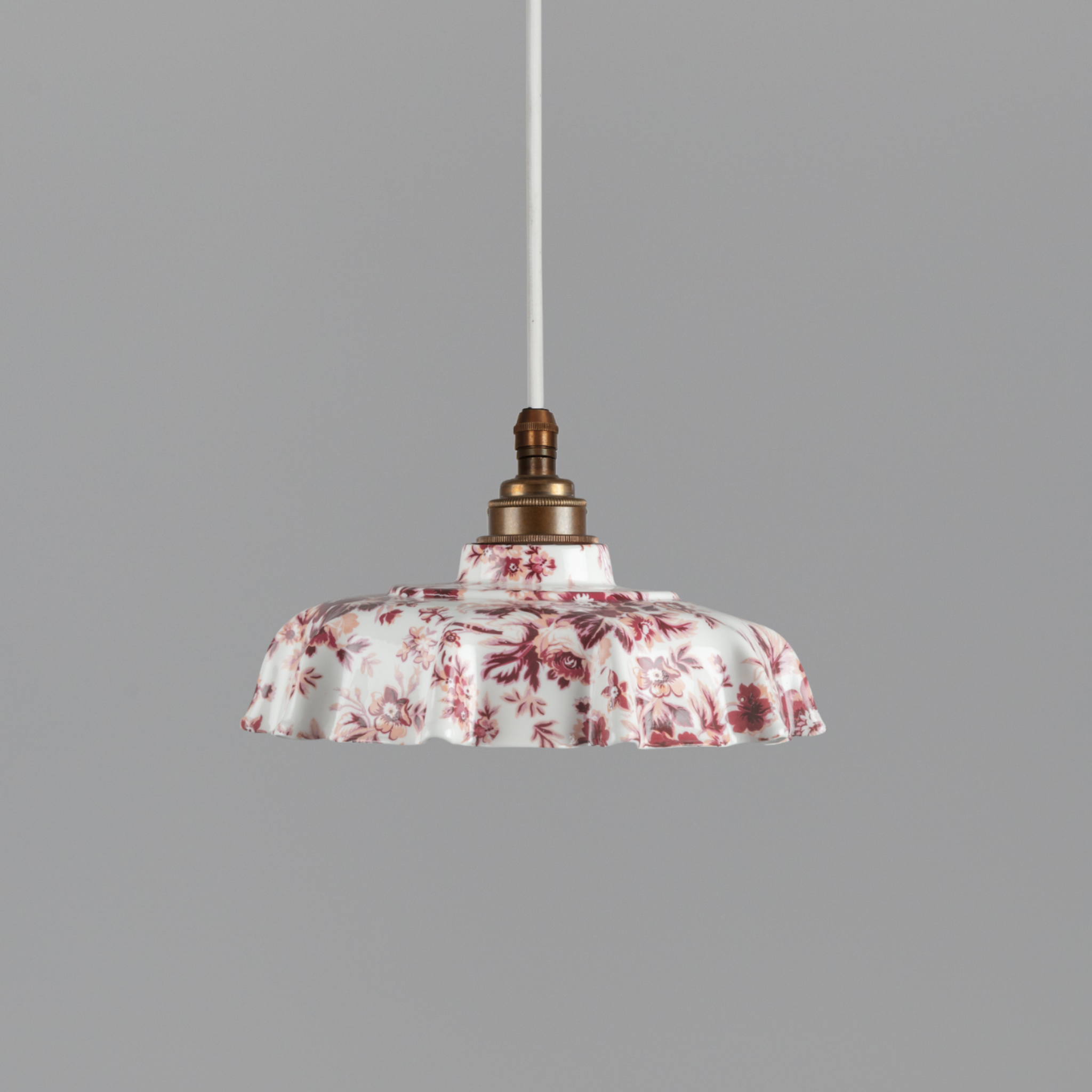 Campbell Claret Époque Florale Fine Bone China Ceramic Pendant