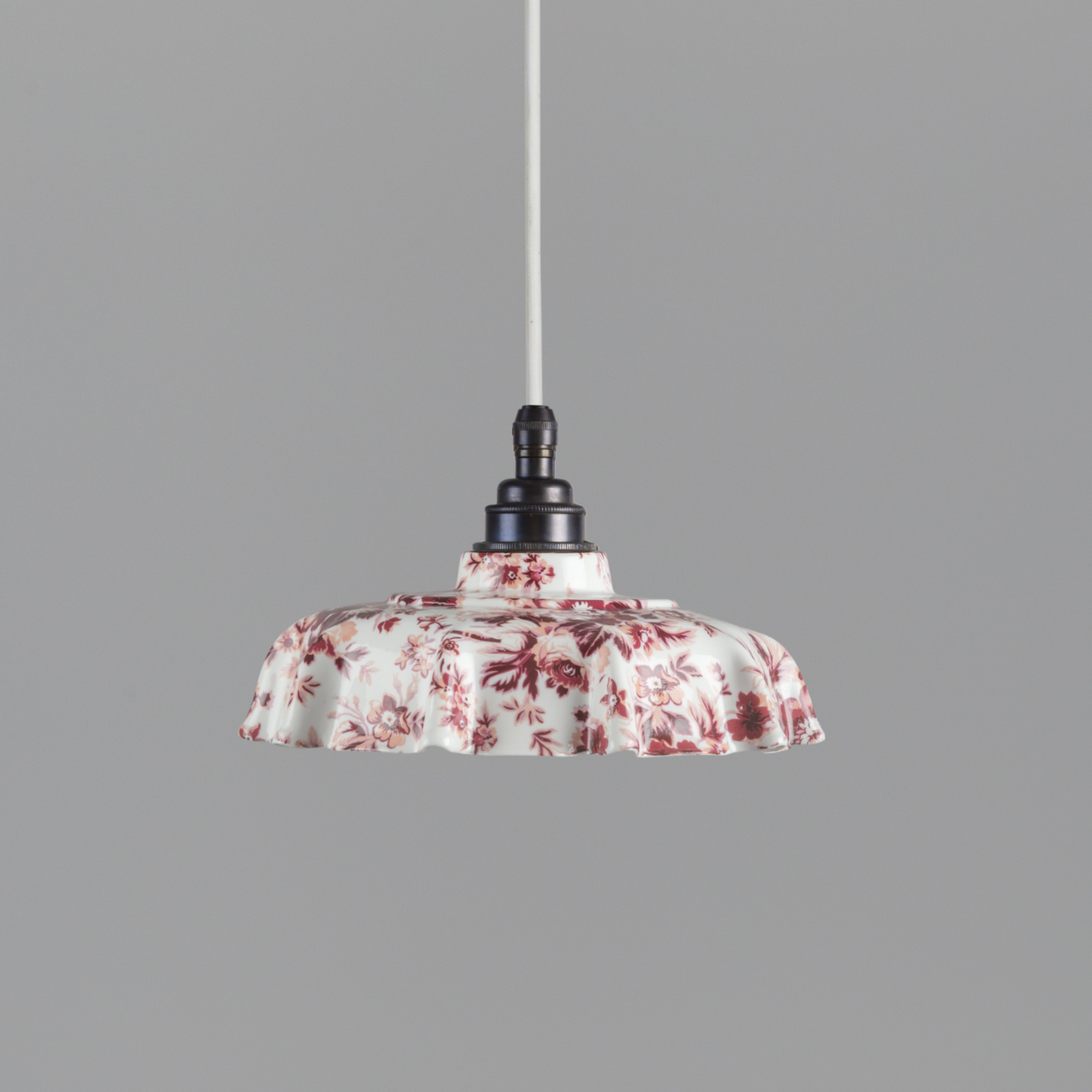 Campbell Claret Époque Florale Fine Bone China Ceramic Pendant