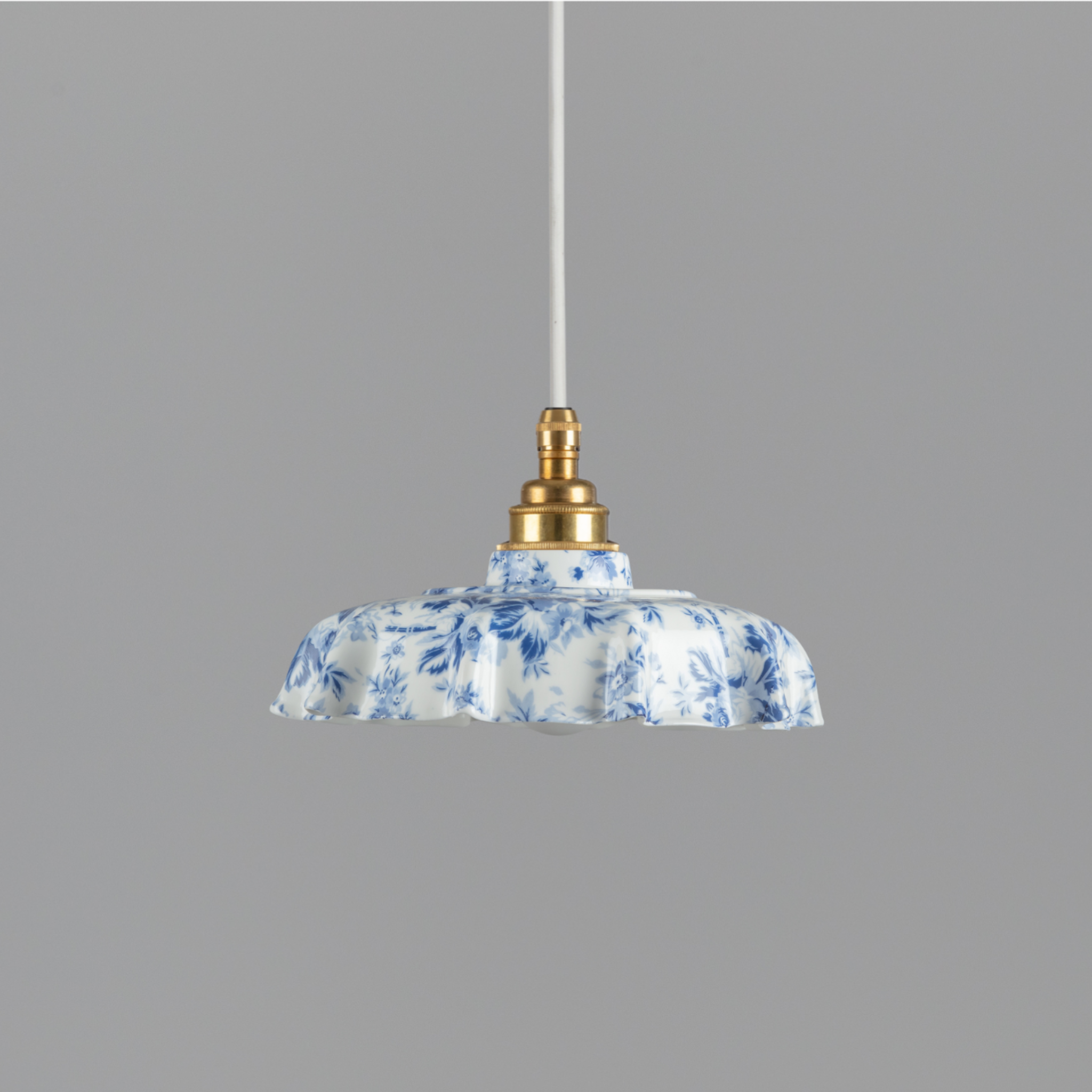 Campbell Delft Epoque Florale Pattern Pendant