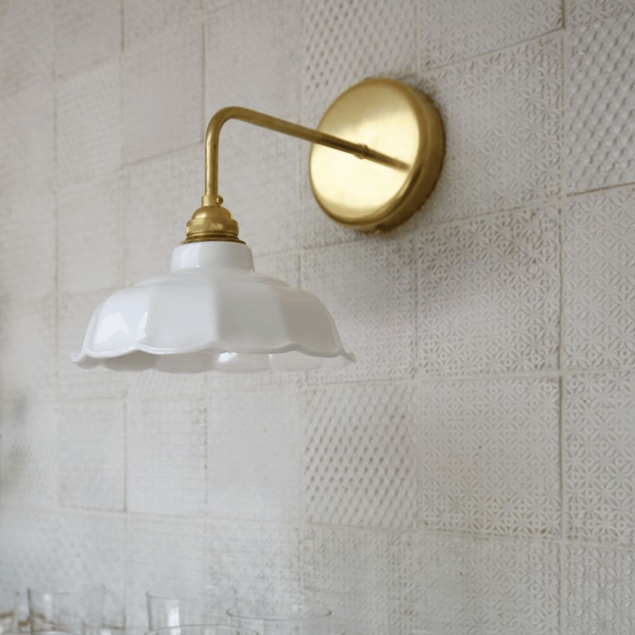 BATHROOM Avalon White Wall Light