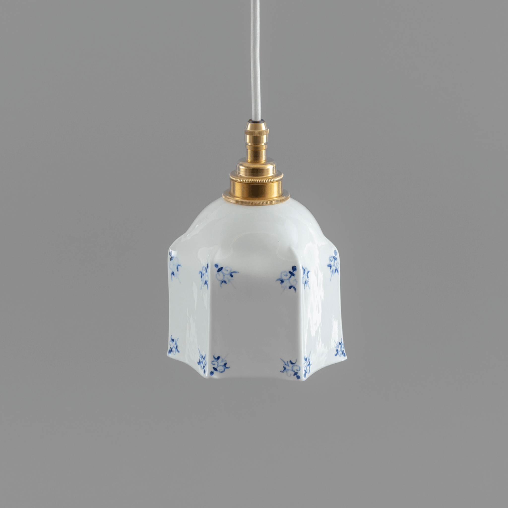 Raglan Pendant with Delft Hand-Painted Motif