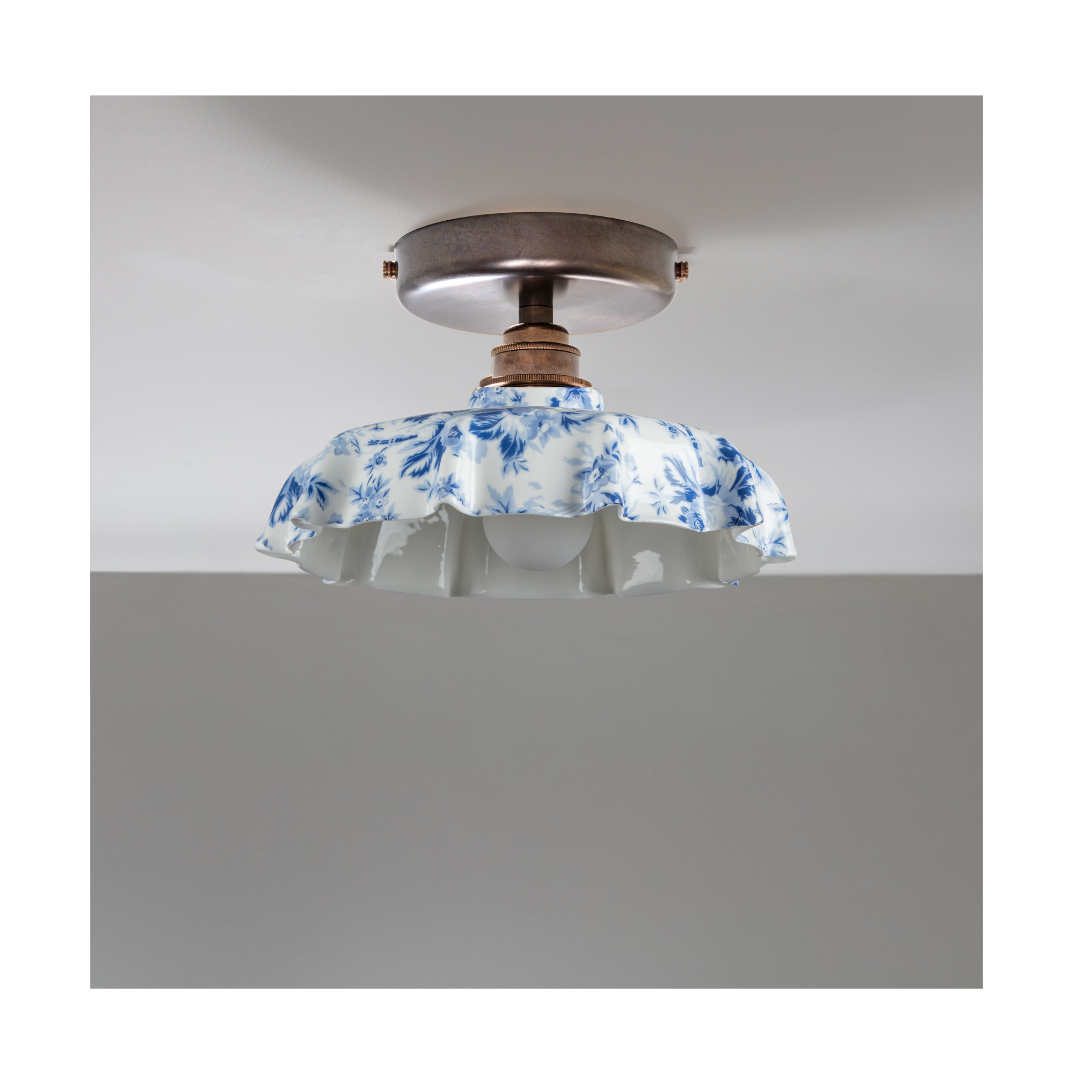 BATHROOM Delft Epoque Florale Campbell Pattern Flush Mount Light