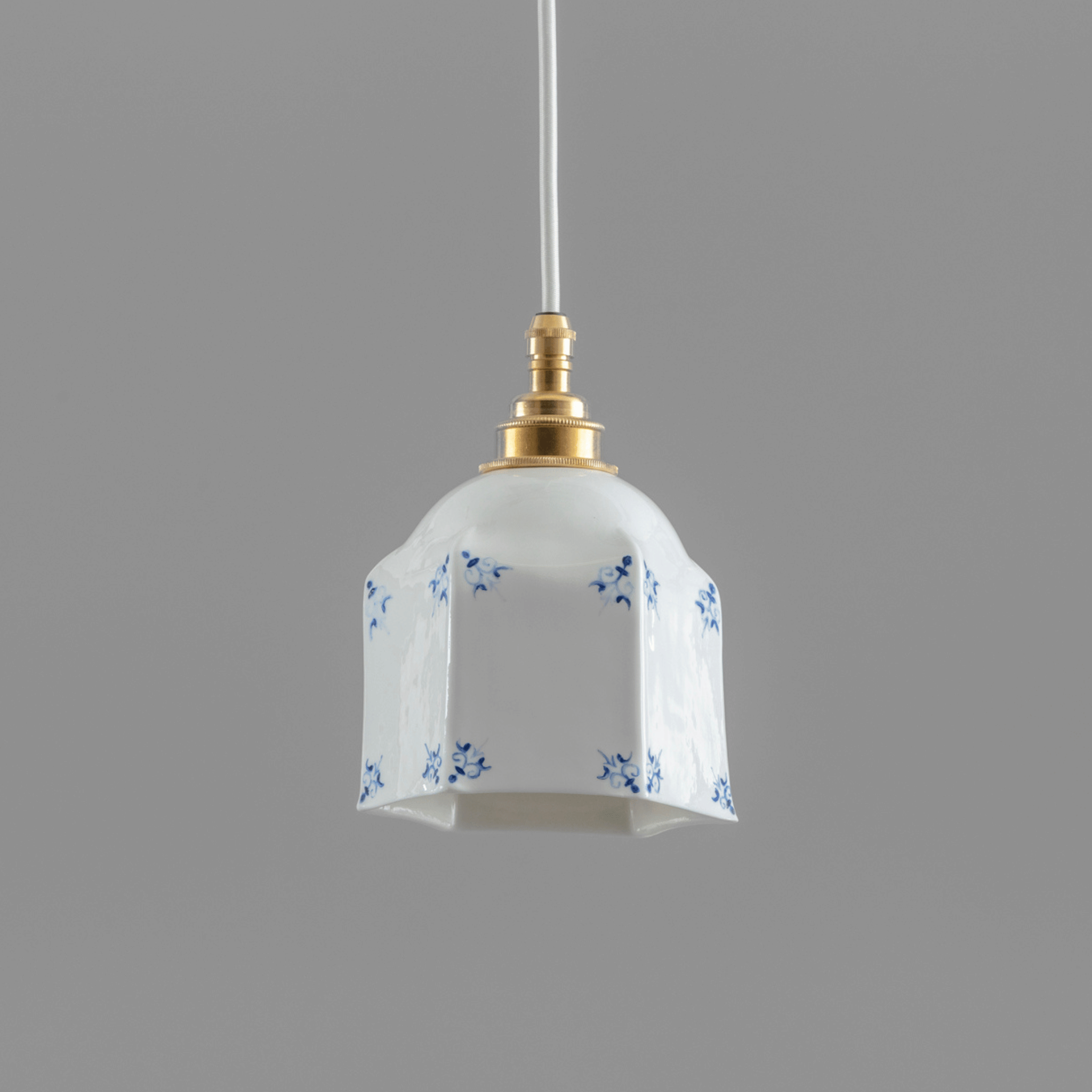 Raglan Pendant with Delft Hand-Painted Motif