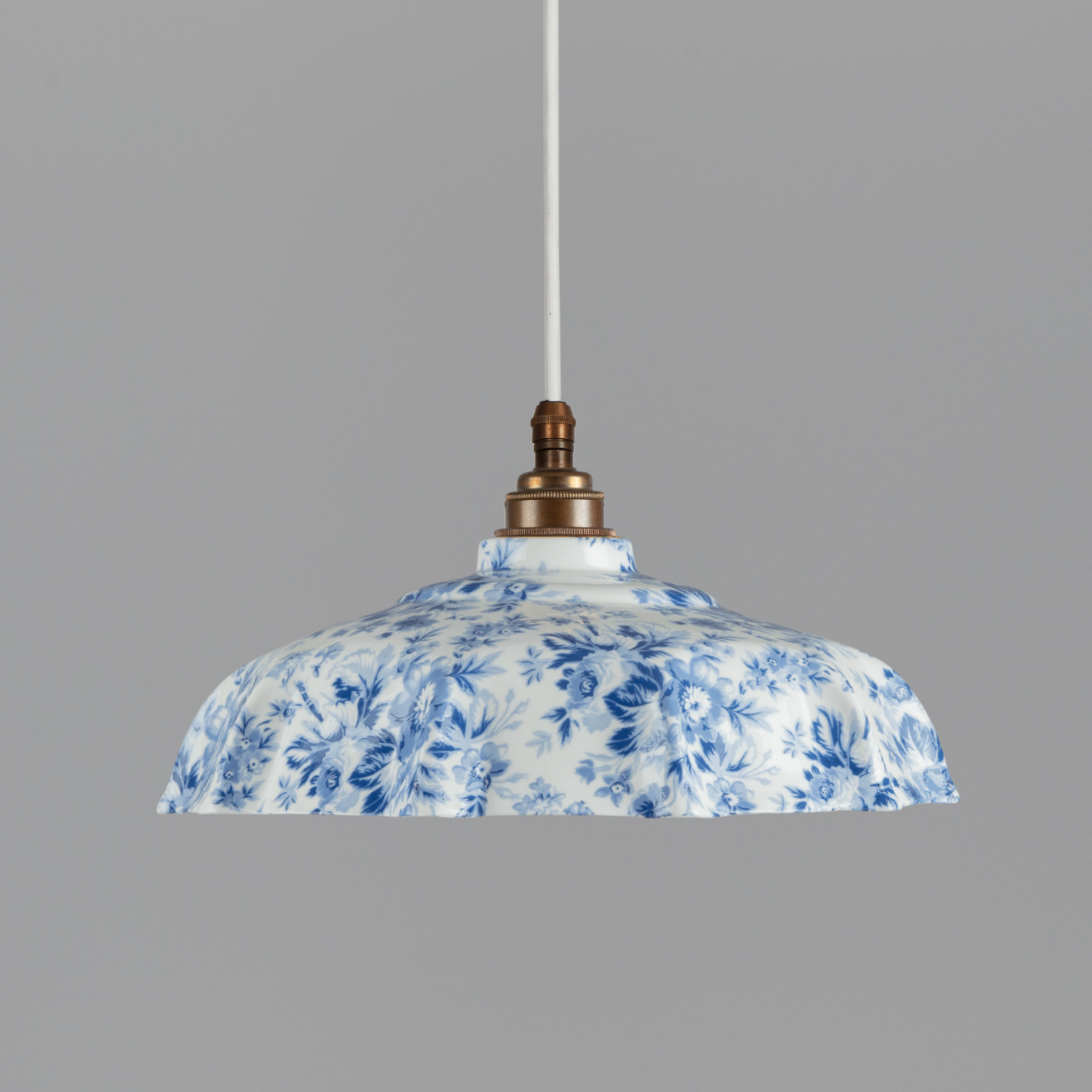 Campbell Delft Epoque Florale Pattern Pendant