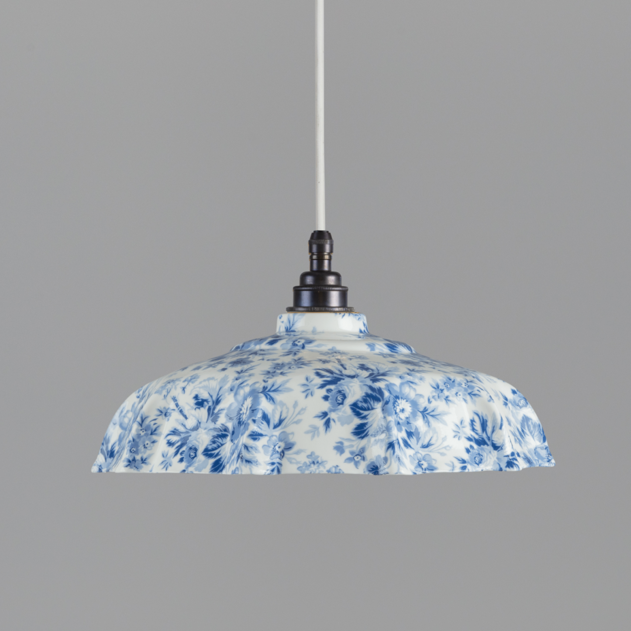 Campbell Delft Epoque Florale Pattern Pendant